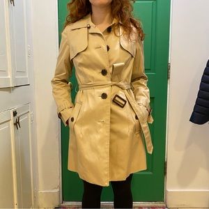 Banana Republic Classic Trench Coat in Khaki